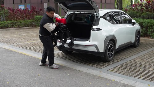 Two Battery All Terrain Folding Electric Wheelchair 500W Heavy Duty Wheelchairs - Video 1 of 1