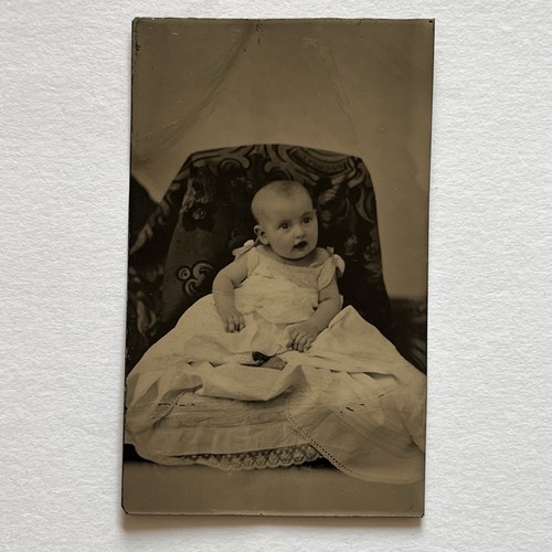 Antique Tintype Photograph Adorable Sweet Baby - Picture 2 of 7
