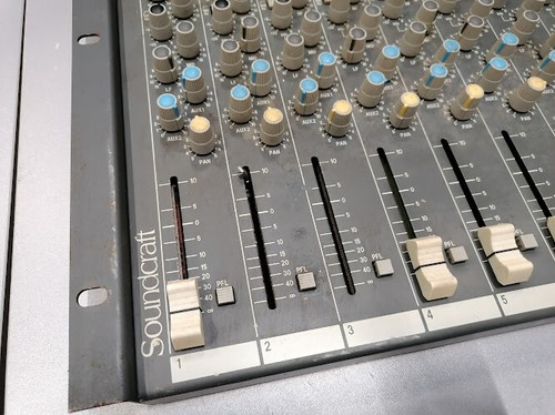 Soundcraft Spirit Folio Mixer - gebraucht, funktionsfähig, zerkratzt - Bild 2 von 12