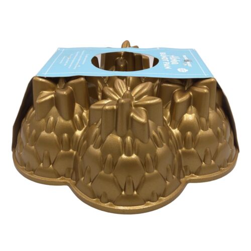 Nordic Ware Gold Aloha Pineapple Hawaii Bundt Cake Pan Cast Aluminum 10 Cup NEW - Picture 3 of 10