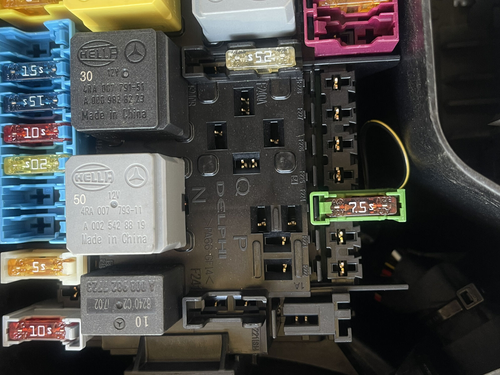 2014-2019 MERCEDES-BENZ CLA250 W117 2.0L Engine Fuse Relay Box OEM - Picture 8 of 8