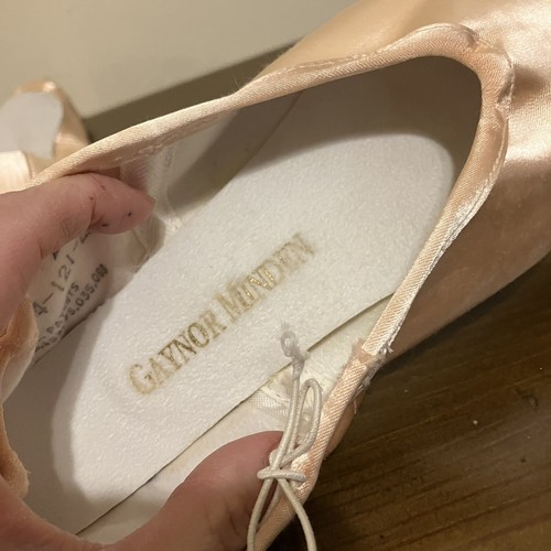 GAYNOR MINDEN Scarpe pantofole da ballo a punta - Nuove senza etichette 10,5 T-4-121-22 - Foto 8 di 10