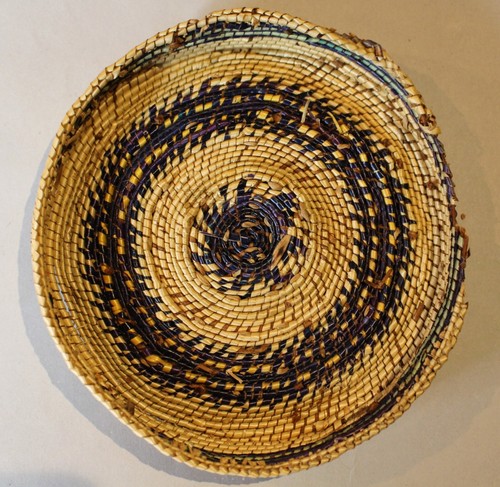 Antique Early 20th c. Makah Nootka Covered Round Basket c.1910 - Picture 5 of 7