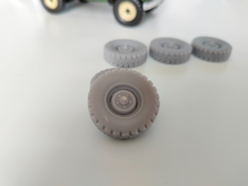 1:32 Britains Wide Land Rover Wheels - 9.00 x 16 Tyre - 24mm x 7mm - Picture 4 of 5