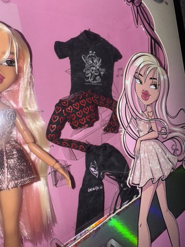 EN MAIN - POUPÉE DE COLLECTION BRATZ X KAROL G | Vendeur de confiance ✨| Envoi rapide - Photo 9/10