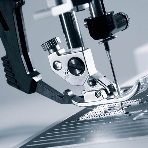 PFAFF Passport 2.0 Portable Sewing Machine (Demo Model) - Picture 6 of 8