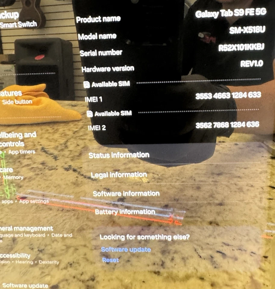 Samsung Galaxy Tab S9 FE 5G SM-X518U 128GB Gray Verizon No PEN IMEI NOT VERIFIED - Image 3 of 4