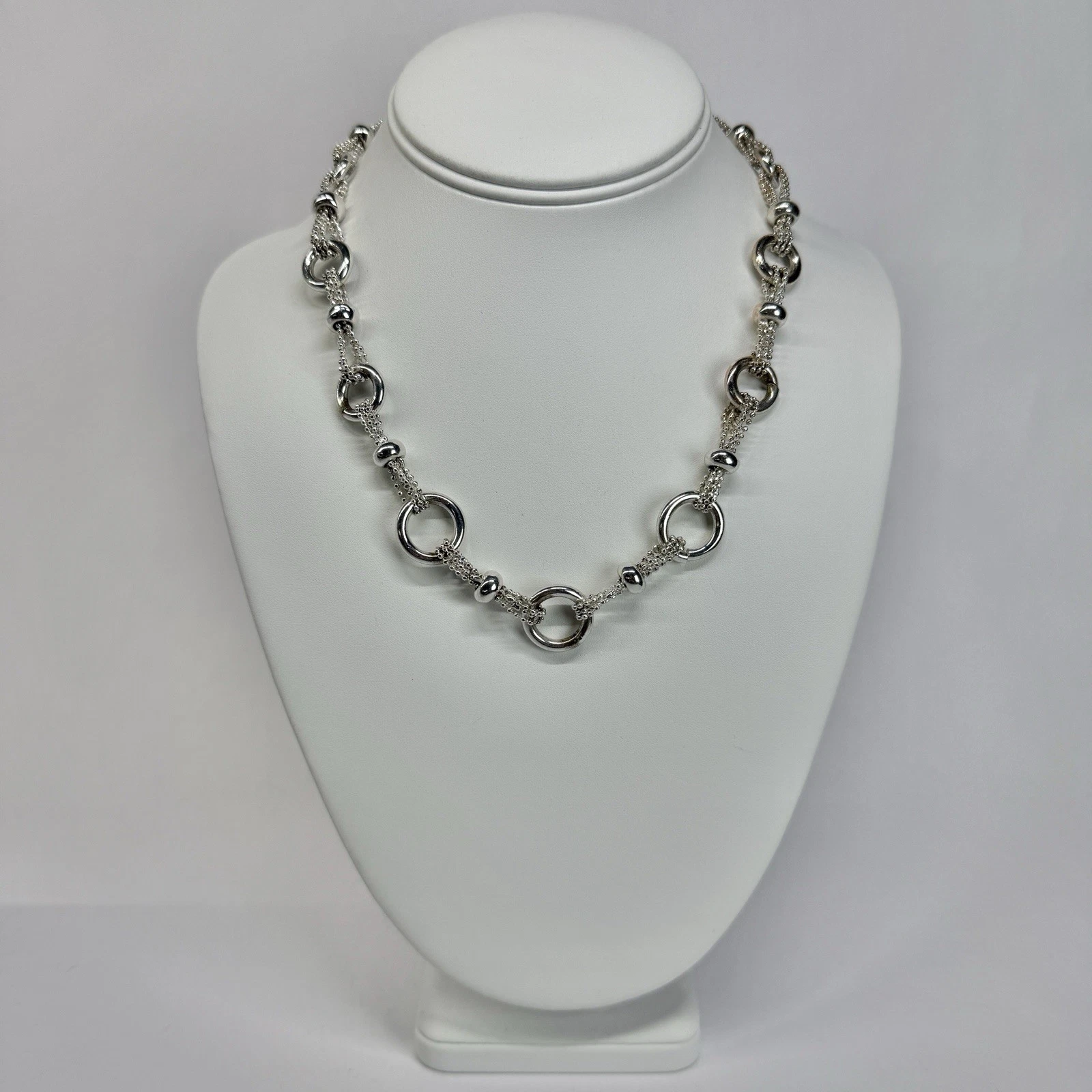 Elegant Round Links Textured Chain Silver Tone Vintage Necklace Jewelry N533