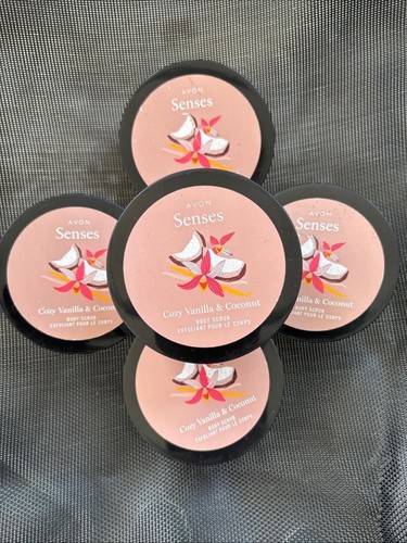 JUEGO DE 5 – Exfoliantes corporales acogedores de vainilla y coco Avon Senses 9 oz / 255 g cada uno - Imagen 2 de 2