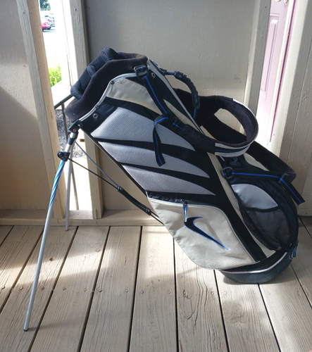 Nike Stand Golfbag 6 Way Top Dual Strap mit drehbarem Gurtsystem