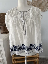 Max Studio London Blouse Shirt Top White Blue Gauzy Embroidered Flowers Flowy XS