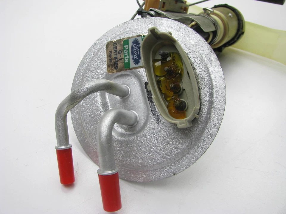 REMAN. Bomba de combustible y transmisor de nivel de combustible OEM Ford 1985-90 Escort, 87 Lynx - 13 gal. Foto 3 de 4