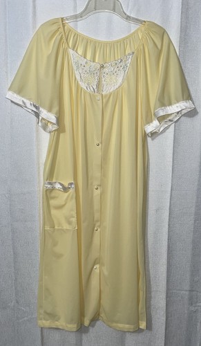 Vintage 60’s Yellow Robe Sz XL Short Sleeve Satin Trim Embroidered Button Up - Picture 5 of 15