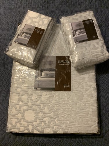 Hudson Park Ombree Tile Queen Coverlet+Two Euro Shams. Brand New! - Picture 4 of 11