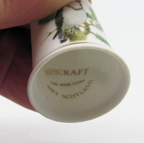 COLLECTABLE THIMBLE, BIRD OF PREY BY MEYCRAFT, SCOTLAND (BOXED) - Picture 6 of 6