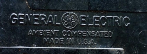 Interruptor circuito de 2 polos General Electric THQB21100 100A 240 VAC 1 PH montaje atornillado - Imagen 2 de 2