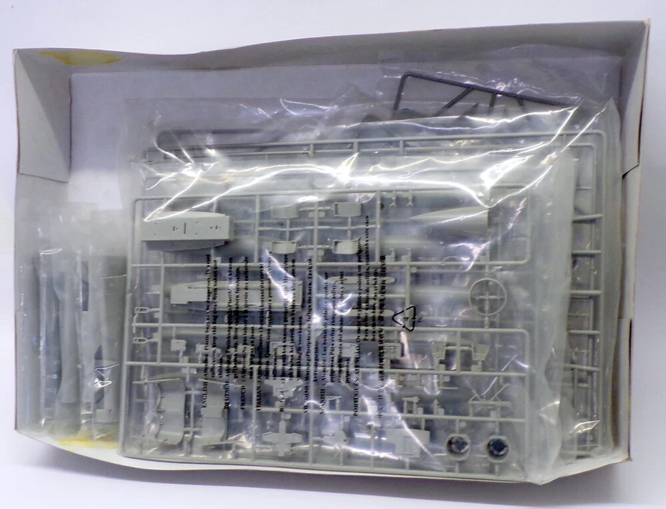 Hobby Boss 1/48 Scale Model Aircraft Kit 80355 - Tornado ADV - Image 2 of 2