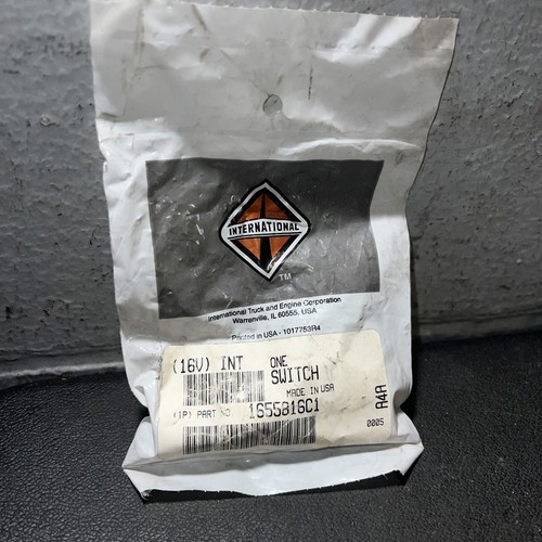 1655816C1 Coolant Temperature Switch 1988-89 International Truck - Picture 1 of 4