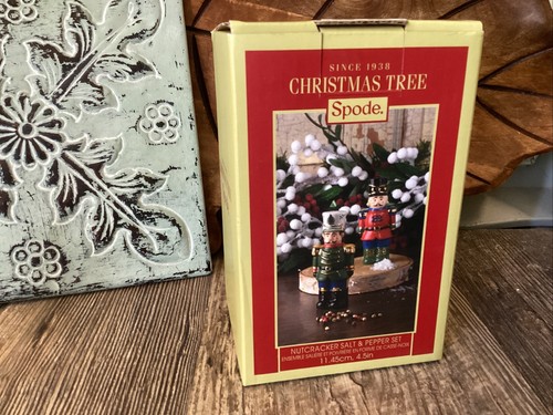 NEW-UNUSED Spode Christmas Tree Nutcracker 4.5 Inches Salt and Pepper #508 - Picture 7 of 7