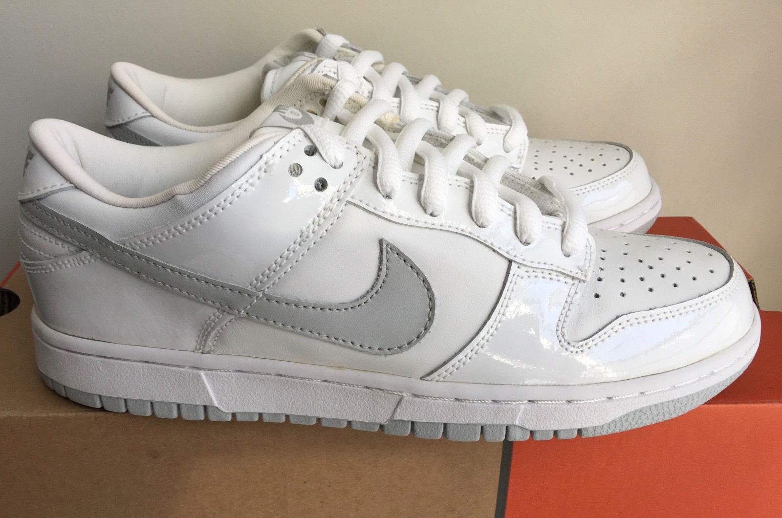 nike neutralen dunk low - weiße ds 2002 neutralen nike grau patent - 8) 251acb nike neutralen dunk low - weiße ds 2002 neutralen nike grau patent - 8) 251acb