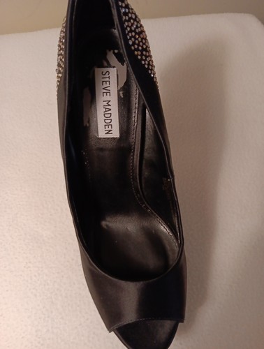 Steve Madden Women's Black Satin Rhinestone Stileto heels size 10M - Picture 8 of 8