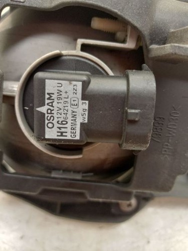 13-15 MONTAJE LUZ ANTINIEBLA DELANTERA LADO CONDUCTOR TOYOTA RAV4 XLE - Imagen 6 de 12