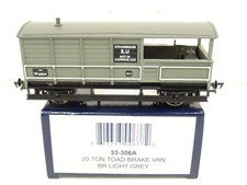 OO GAUGE BACHMANN WAGON BR TOAD BRAKE W68834 (NICE DETAIL) 33-306A