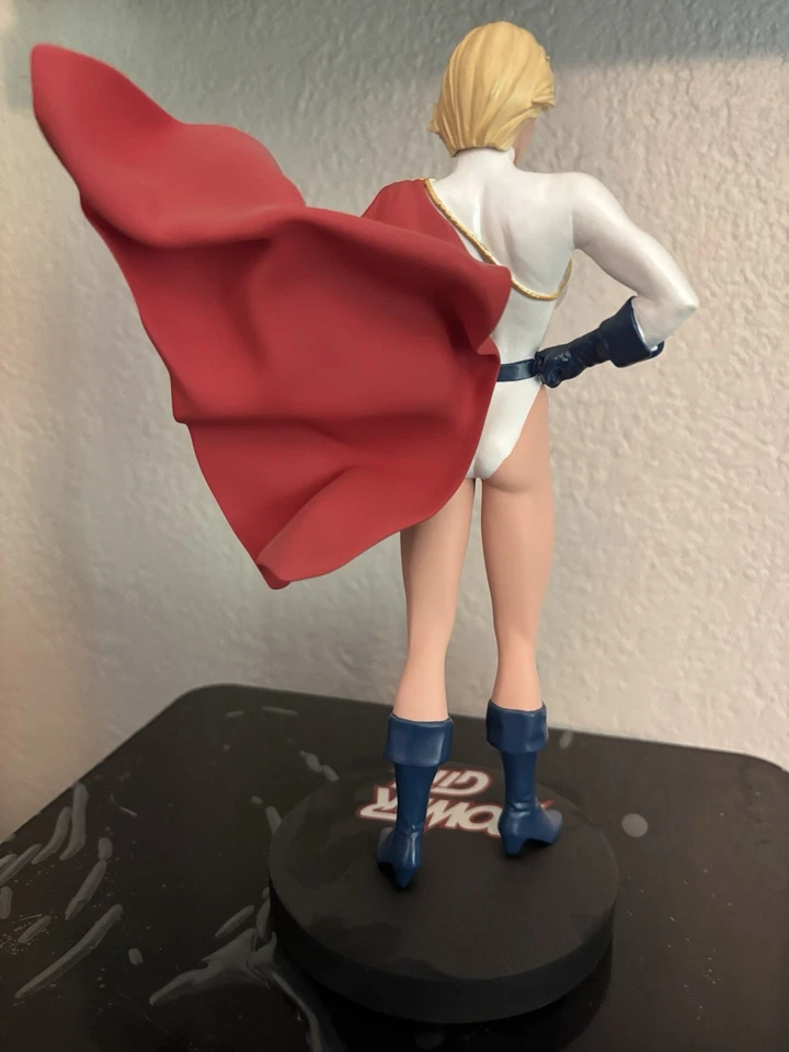 Cubierta Power Girl Niñas del Universo DC Estatua Pintada a Mano Porcelana Coldcast Foto 4 de 4