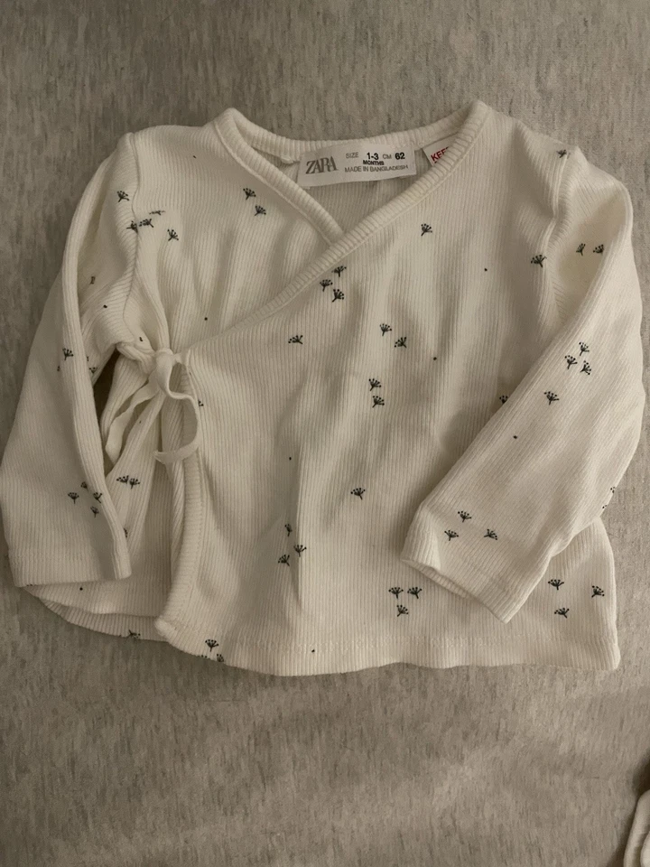 Zara 1-3 meses de idade conjunto de 2 peças mais sapatos de rubi da Cat & Jack - Imagem 3 de 4