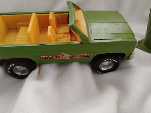 Vtg Nylint Stables Pressed Steel Jeep 12" & Horse Trailer 8" As Is - Picture 4 of 14