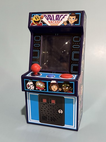Hasbro Stranger Things Palace Arcade Handheld elektronisches Spiel Joystick 20 Spiele
