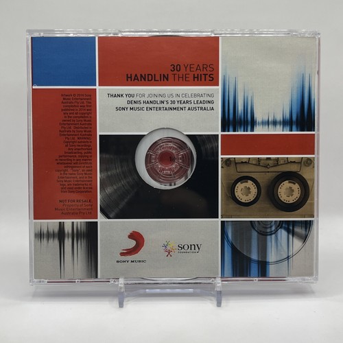 30 YEARS HANDLIN THE HITS - Denis Handlin AM (3CD) FAST POST RARE - Foto 2 di 5