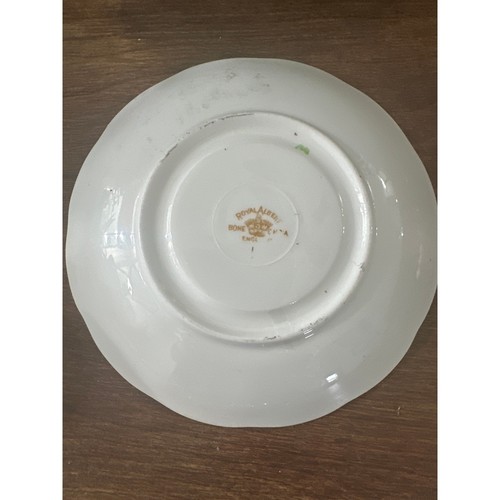 Vintage Royal Albert Teacup and Saucer - Picture 3 of 5
