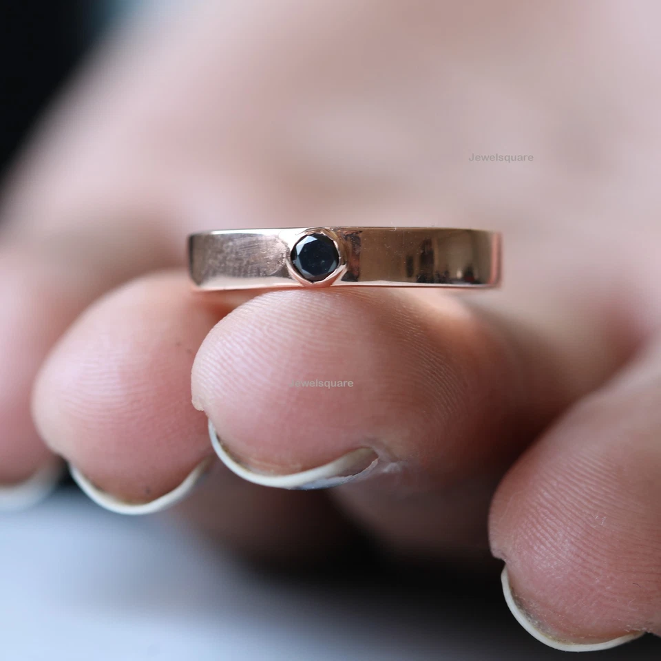 Anillo solitario de diamantes negros banda gruesa anillo minimalista en oro rosa sólido de 14 k Foto 4 de 4