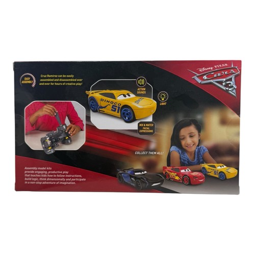 Kit de montaje modelo Revell Cars 3 Cruz Ramirez Junior kit modelo luces sonido coche - Imagen 3 de 6