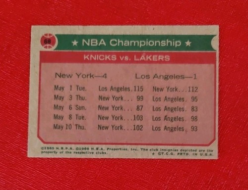 1972-73 Topps #68 NBA Championship "Knicks do it-Repeat 1970 Miracle quasi nuovo-MT+ - Foto 2 di 2