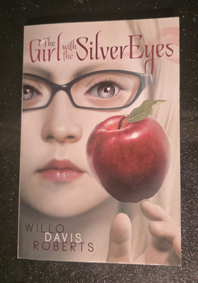 The Girl with the Silver Eyes Paperback Willo Davis Roberts Aladdin Ages 9-12