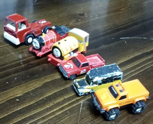 Lote de juguetes pequeños con cajones de chatarra vintage, 25+ artículos mixtos, coches, juguetes de cuerda, - Imagen 10 de 11