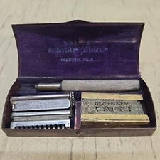 Vintage Valet AutoStrop Razor Set w/ Case & New Process Blades Advertising