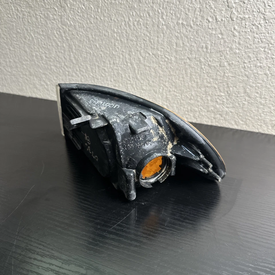 1992 - 95 Honda Civic 4 Door Passenger Side Corner Lens OEM - Image 2 of 4