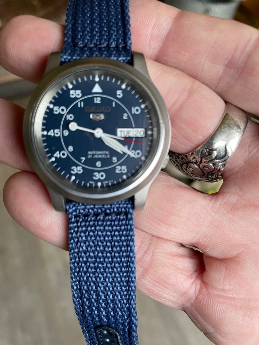 SEIKO 5: 7S26-02J0 blue dial military style automatic winding