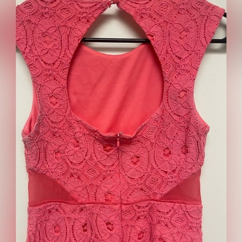 Kimchi Blue Pink Lace Crochet Cap Sleeve Keyhole Pink Dress SZ 2 - Picture 8 of 9