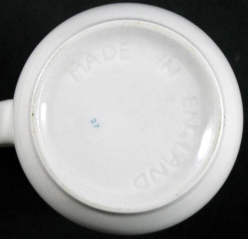 Johnson Brothers Victorian Christmas Mug - Picture 4 of 4