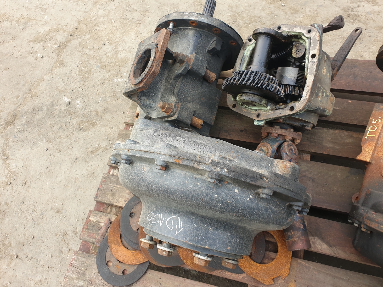 New Holland TD5.105, 110, 115 Rear Half Axle LHS 84480379 