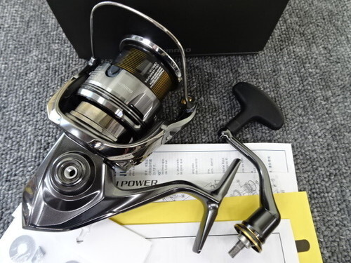 B　 新品　SHIMANO 　シマノ　TWIN POWER 4000M 　リール Amazon.com : SHIMANO 20 Twin Power 4000PG : Sports & Outdoors