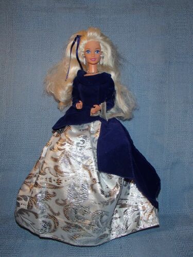 1995 Avon Exclusive Winter Velvet Special Edition Barbie First in a Series