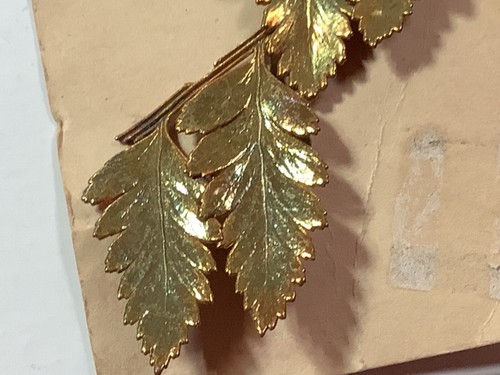 Real Leaves leather firm brooches copper “Natural Products Inc.” hand crafted - Imagen 2 de 6