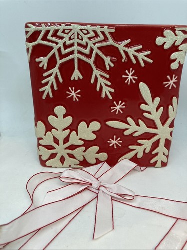 FTD Red Snowflake Holiday Present Planter W/ Insert & Bow 6 1/2 “X 6 “X 2 “ - Picture 10 of 10