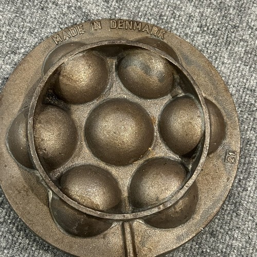 Vtg King Frederick Aebleskiver Danish Pancake Cast Iron Graniteware Crown F 9" - Picture 4 of 6