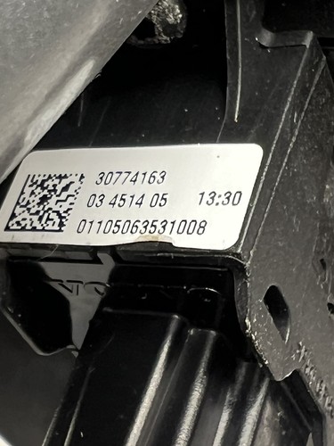 2004-2007 VOLVO S40 GENUINE REAR RIGHT PASSENGER SIDE WINDOW SWITCH OEM 8679478 - Picture 5 of 9